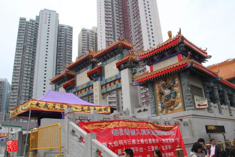 黄大仙救世报最新版本下载,黄大仙救世报最新版本下载，信仰与科技的交融
