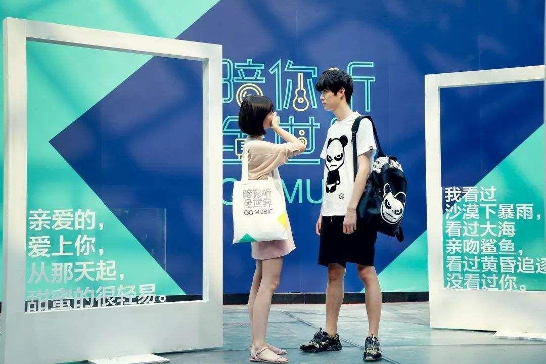 天空彩全年免费资料大全,探索天空彩的魅力，全年免费资料大全